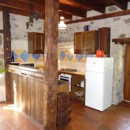 Maison Familiale Renovee Avec Grand Jardin, Proche D'aurillac Et Activites Diverses, Animaux Acceptes - Fr-1-742-287 * Vézac