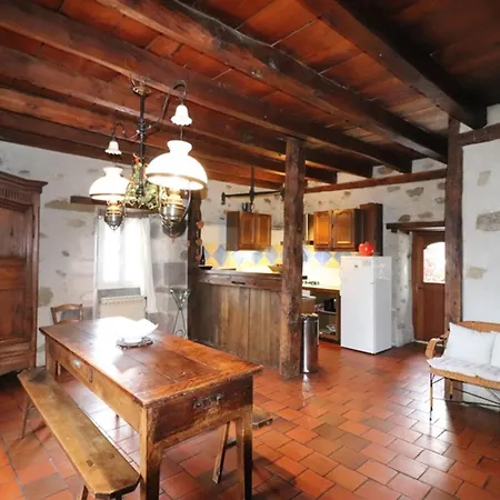 Maison Familiale Renovee Avec Grand Jardin, Proche D'aurillac Et Activites Diverses, Animaux Acceptes - Fr-1-742-287 * Vézac