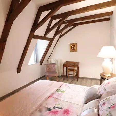 Casa vacanze Maison Familiale Renovee Avec Grand Jardin, Proche D'aurillac Et Activites Diverses, Animaux Acceptes - Fr-1-742-287 Vézac