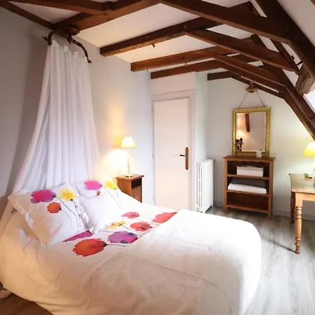 Maison Familiale Renovee Avec Grand Jardin, Proche D'aurillac Et Activites Diverses, Animaux Acceptes - Fr-1-742-287 Vezac (Cantal)