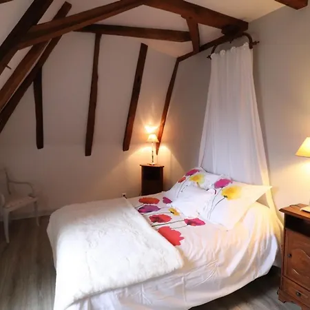 Holiday home Maison Familiale Renovee Avec Grand Jardin, Proche D'aurillac Et Activites Diverses, Animaux Acceptes - Fr-1-742-287
